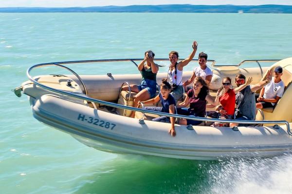 002 Speedboat Adrenalin Tura