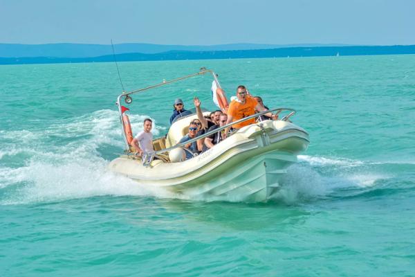 004 Speedboat Adrenalin Tura